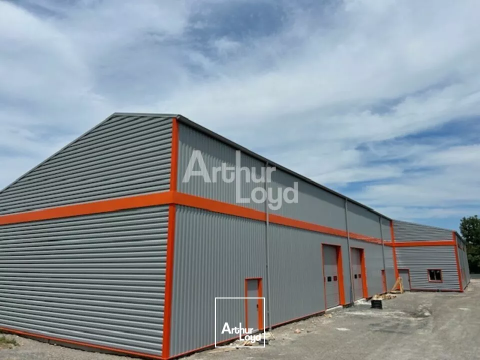 Périphérie Nord de Vichy, dans nouvelle zone d'activité, 400m2 divisible à louer / NEUF