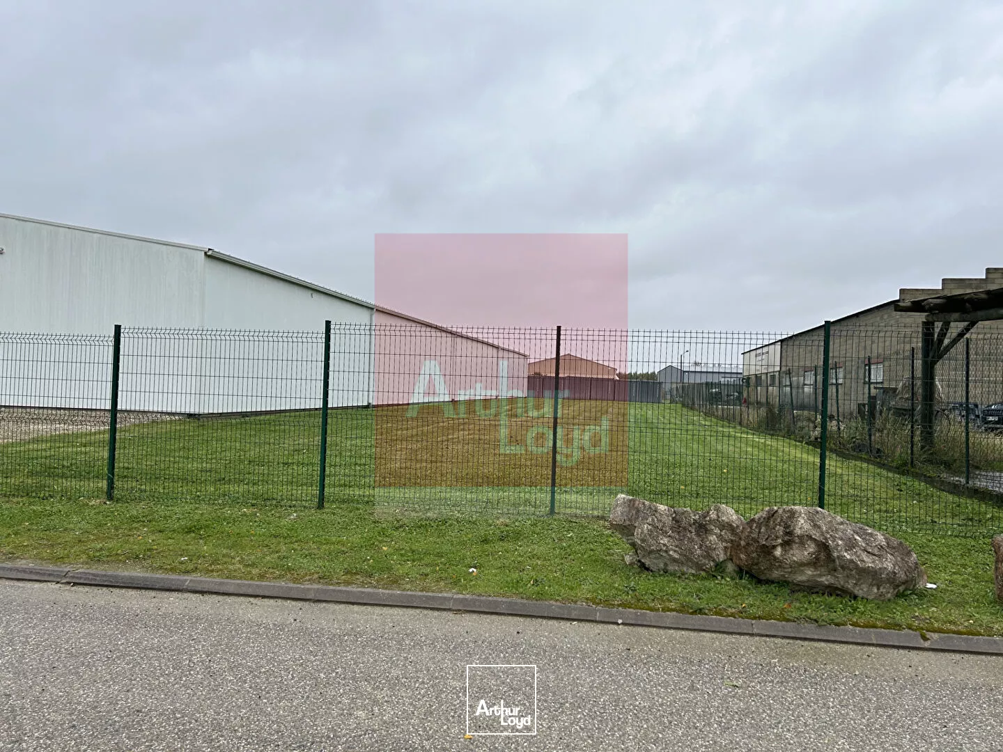 Local d'activité Sainte Livrade Sur Lot 1890 m2