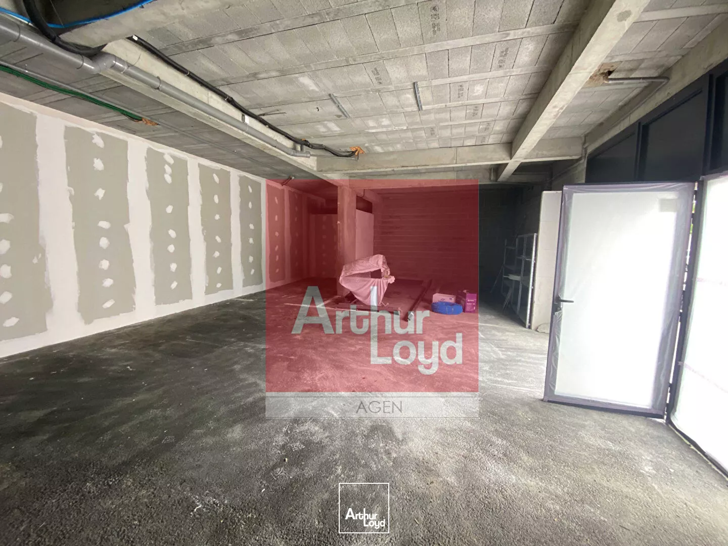 Local commercial en coeur de zone Boé 94 m2