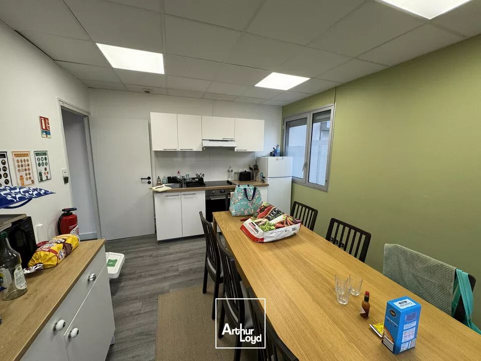 SAINT AVERTIN BUREAUX A LOUER 210 M² RDC PMR PARKING