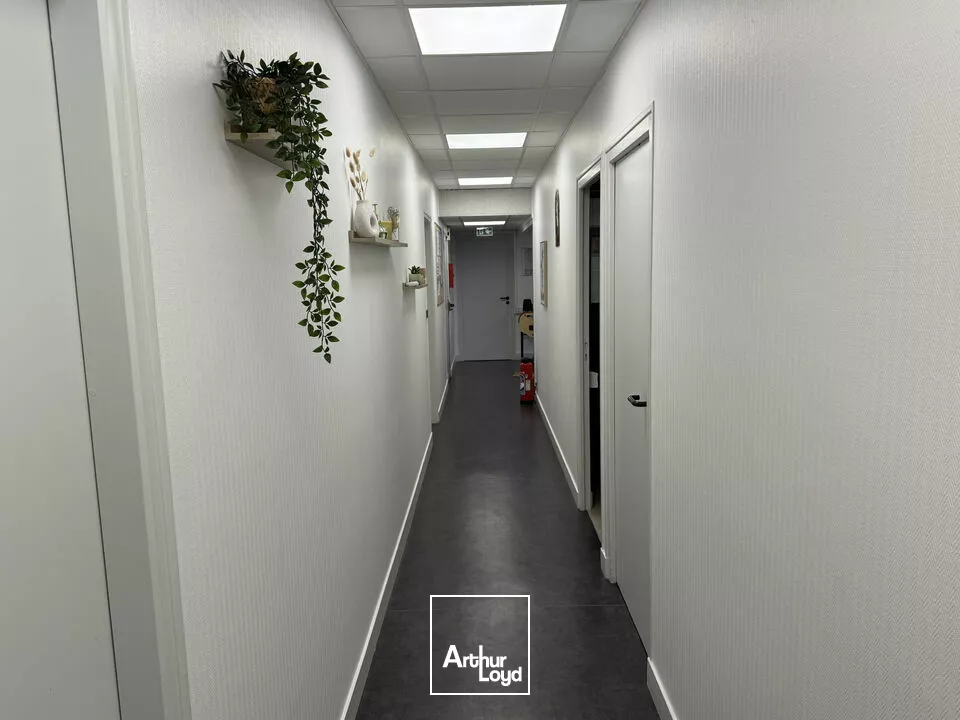 SAINT AVERTIN BUREAUX A LOUER 210 M² RDC PMR PARKING