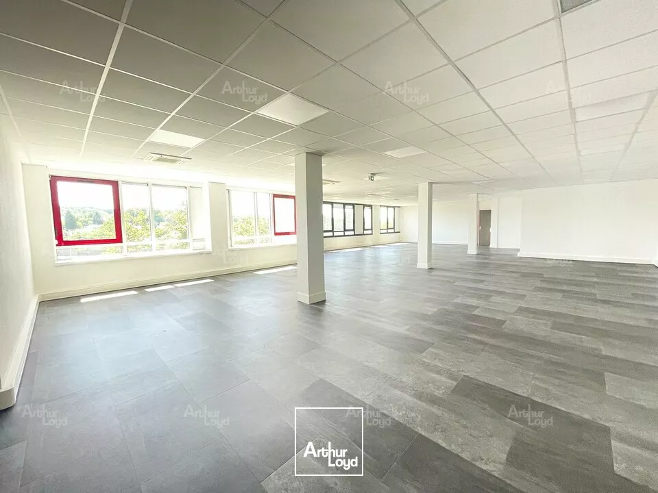 BESANCON - BUREAUX A LOUER - VALPARC