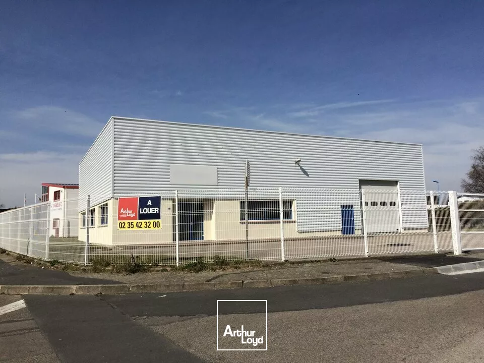 À LOUER - MONTIVILLIERS EMPLACEMENT STRATÉGIQUE - LOCAUX D'ACTIVITÉS 425 m2 ENVIRON
