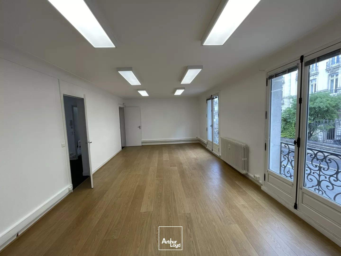 BUREAUX RÉNOVÉS À LOUER-100 M²-HYPER CENTRE DE NANTES