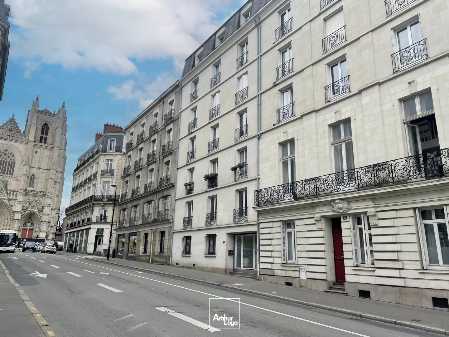 BUREAUX RÉNOVÉS À LOUER-100 M²-HYPER CENTRE DE NANTES