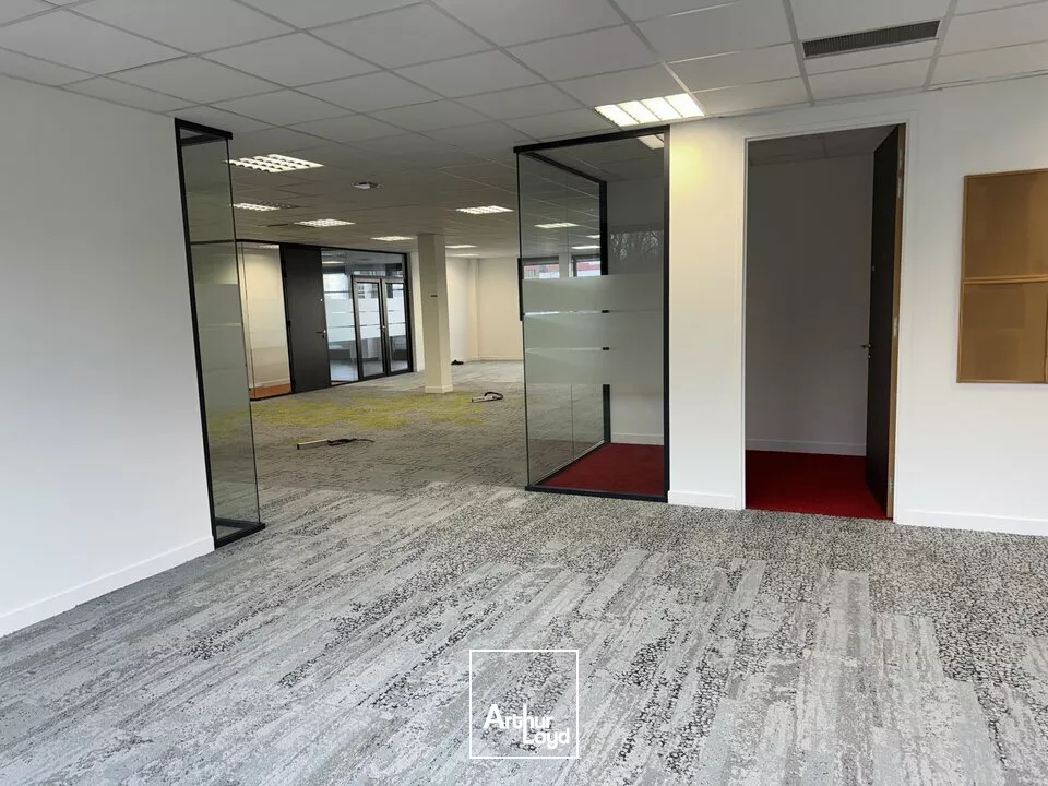 PARC VALMY - BUREAUX A LOUER EN ETAGE