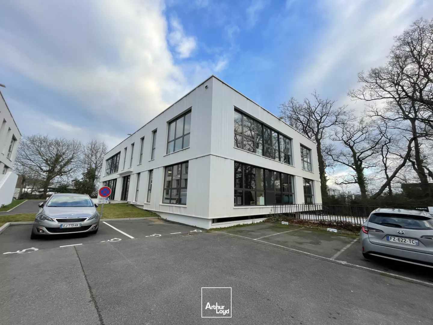 BUREAUX RÉNOVÉS À LOUER-245 M²-TECHNOPARC DE L'AUBINIÈRE