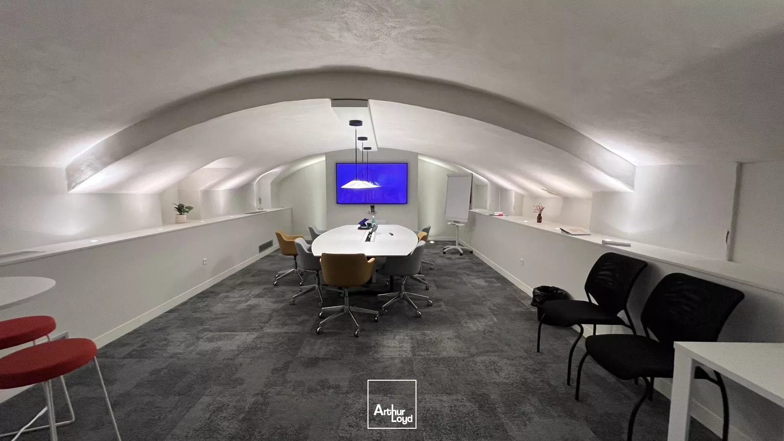 Bureaux Commerciaux rénovés au Coeur d'Orléans 278 m2 - Rue Jeanne d'Arc