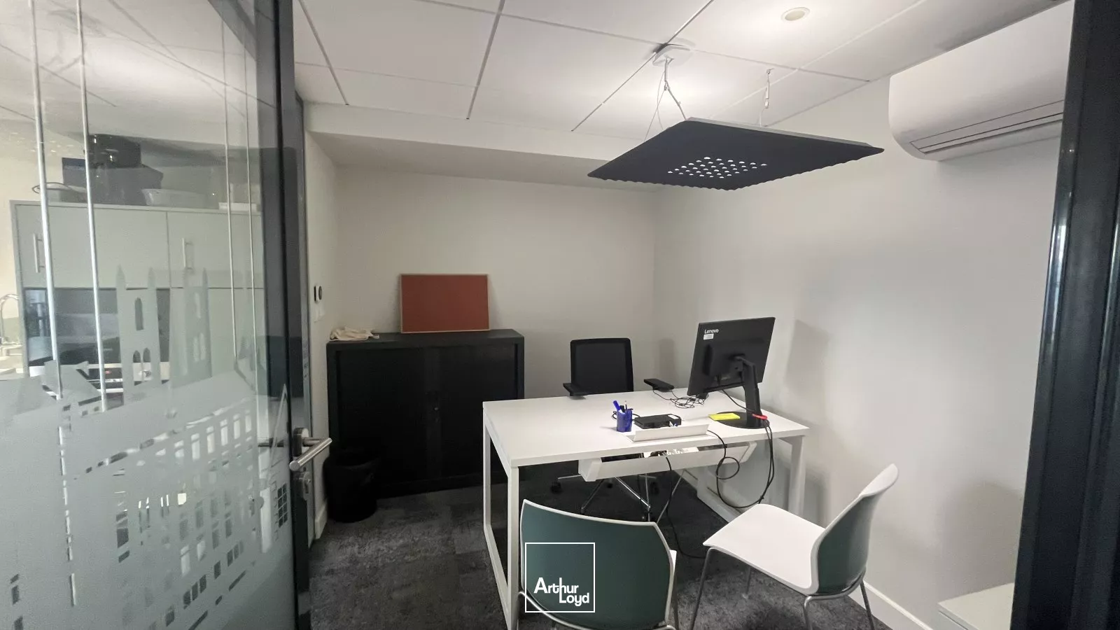 Bureaux Commerciaux rénovés au Coeur d'Orléans 278 m2 - Rue Jeanne d'Arc