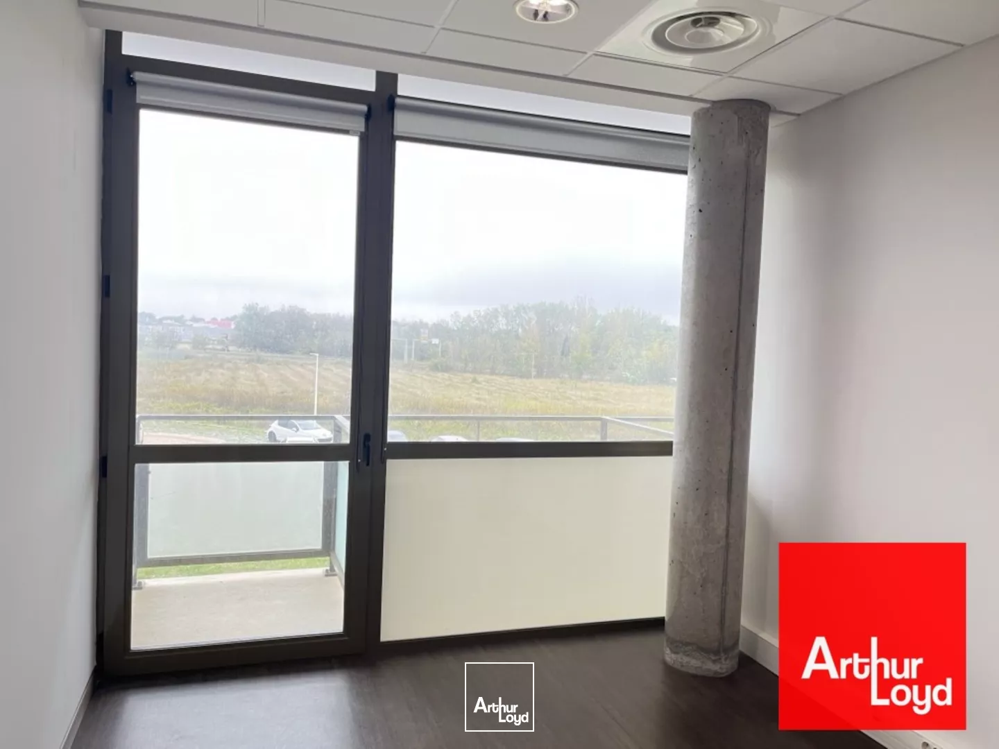 BUREAUX QUALITATIFS CLOISONNES A LOUER PARC DE L'AEROPORT MAUGUIO -MONTPELLIER