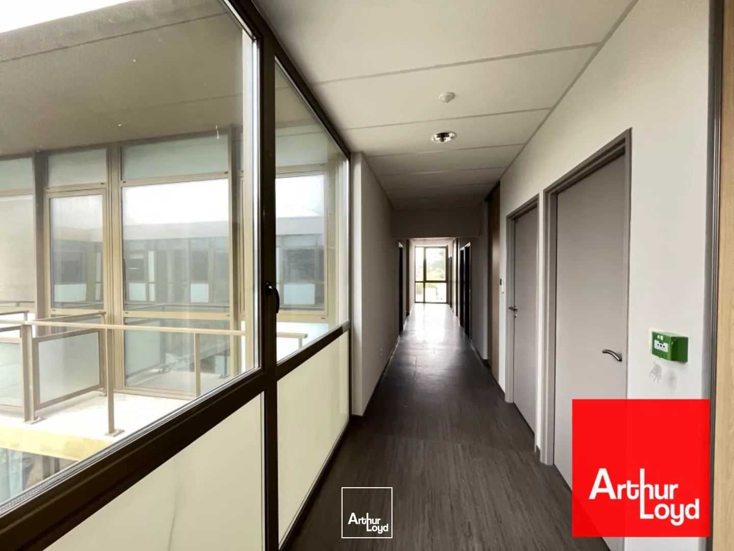 BUREAUX QUALITATIFS CLOISONNES A LOUER PARC DE L'AEROPORT MAUGUIO -MONTPELLIER