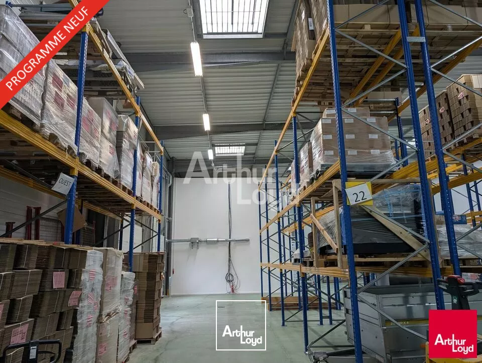 OUEST DE RENNES - LOCAL D'ACTIVITE NEUF - GRAND VOLUME AVEC 1 QUAI