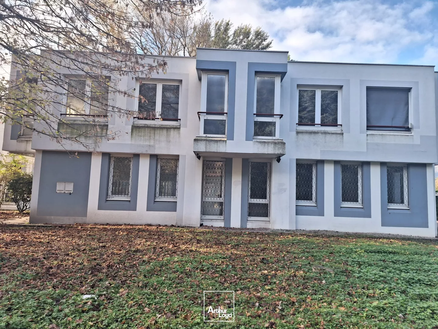 BATIMENT INDEPENDANT BUREAUX A VENDRE ST EGREVE 