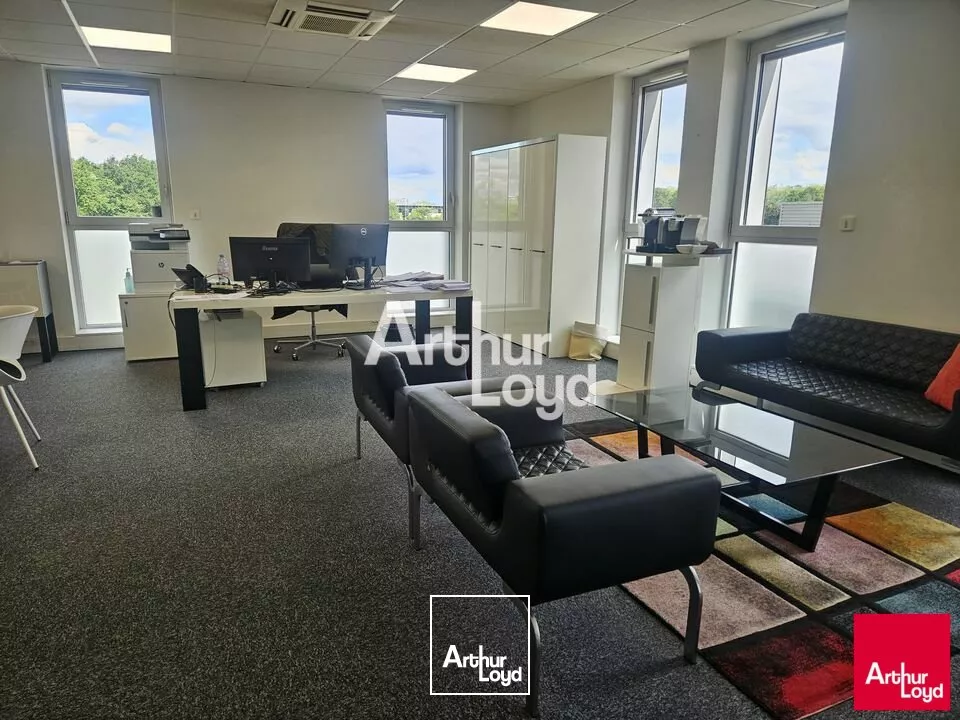Angers Ouest plateau de bureaux aménagé de 386 m² à louer, division possible 