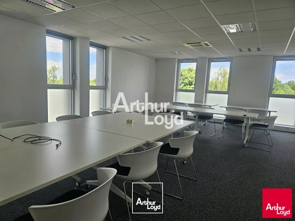 Angers Ouest plateau de bureaux aménagé de 386 m² à louer, division possible 