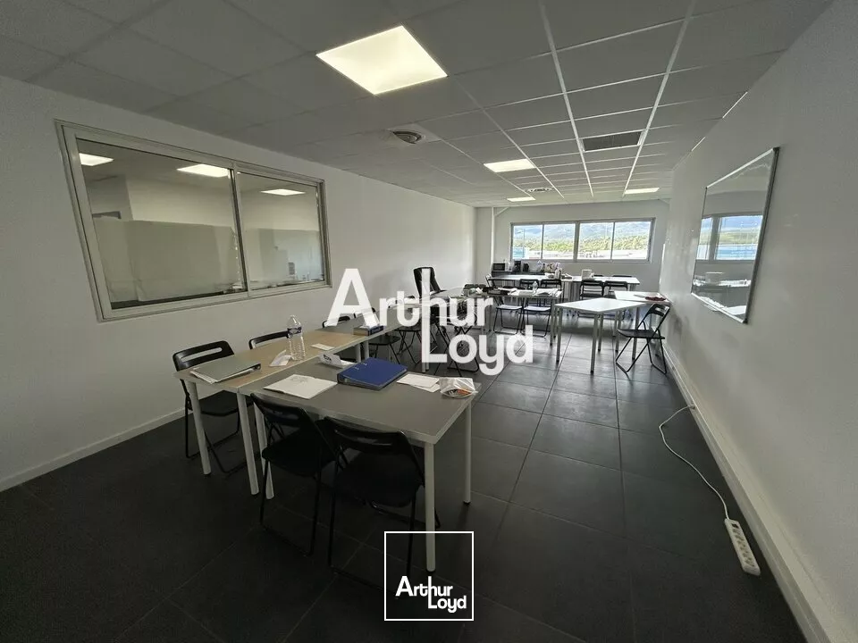 Bureaux à louer 175 m² divisibles dès 75 m² - Fréjus