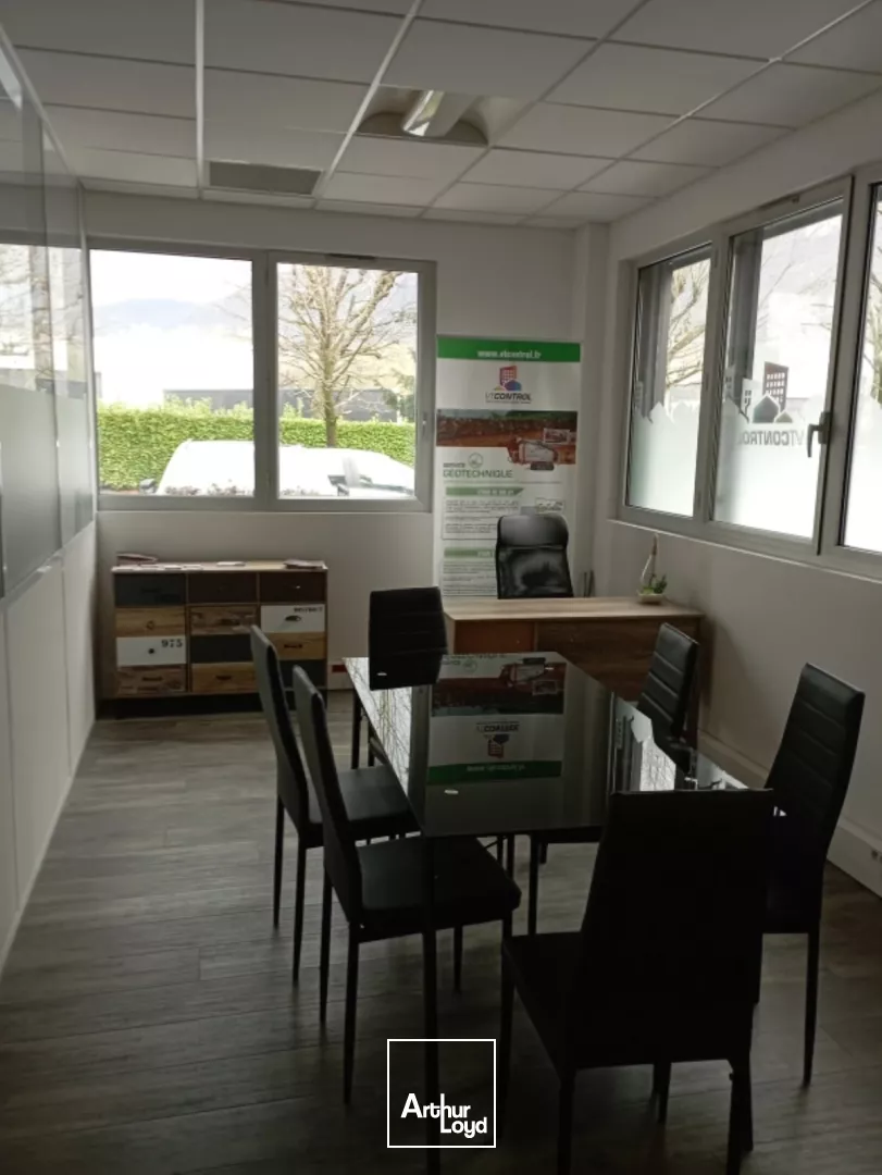 BUREAU DE 19M² A LOUER DANS UN IMMEUBLE TERTIAIRE CENTR'ALP MOIRANS