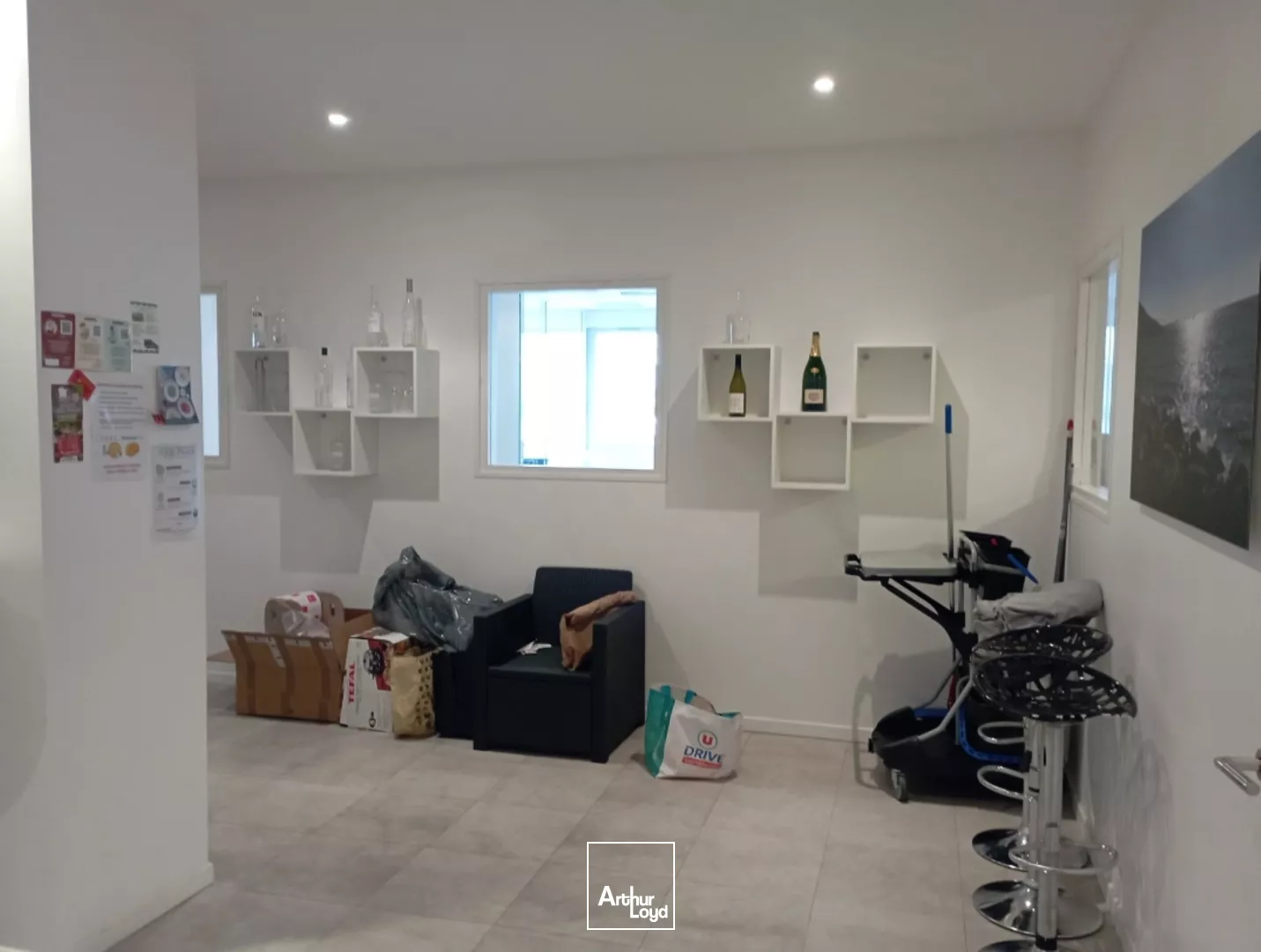 BUREAU DE 19M² A LOUER DANS UN IMMEUBLE TERTIAIRE CENTR'ALP MOIRANS