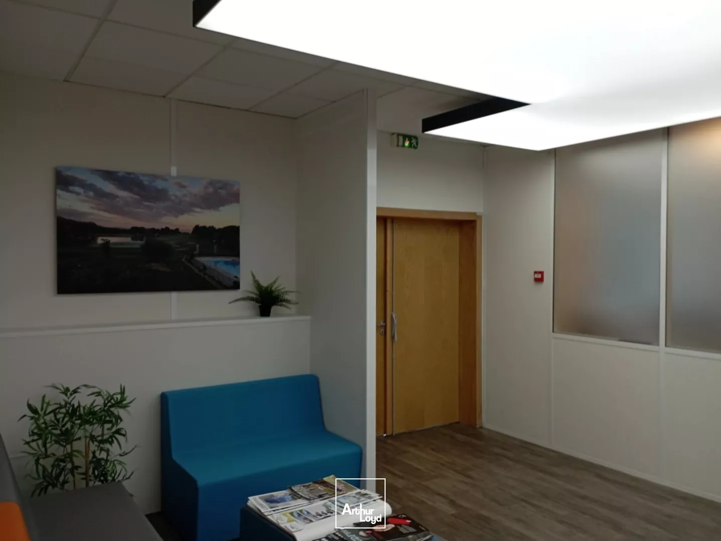 BUREAU DE 19M² A LOUER DANS UN IMMEUBLE TERTIAIRE CENTR'ALP MOIRANS