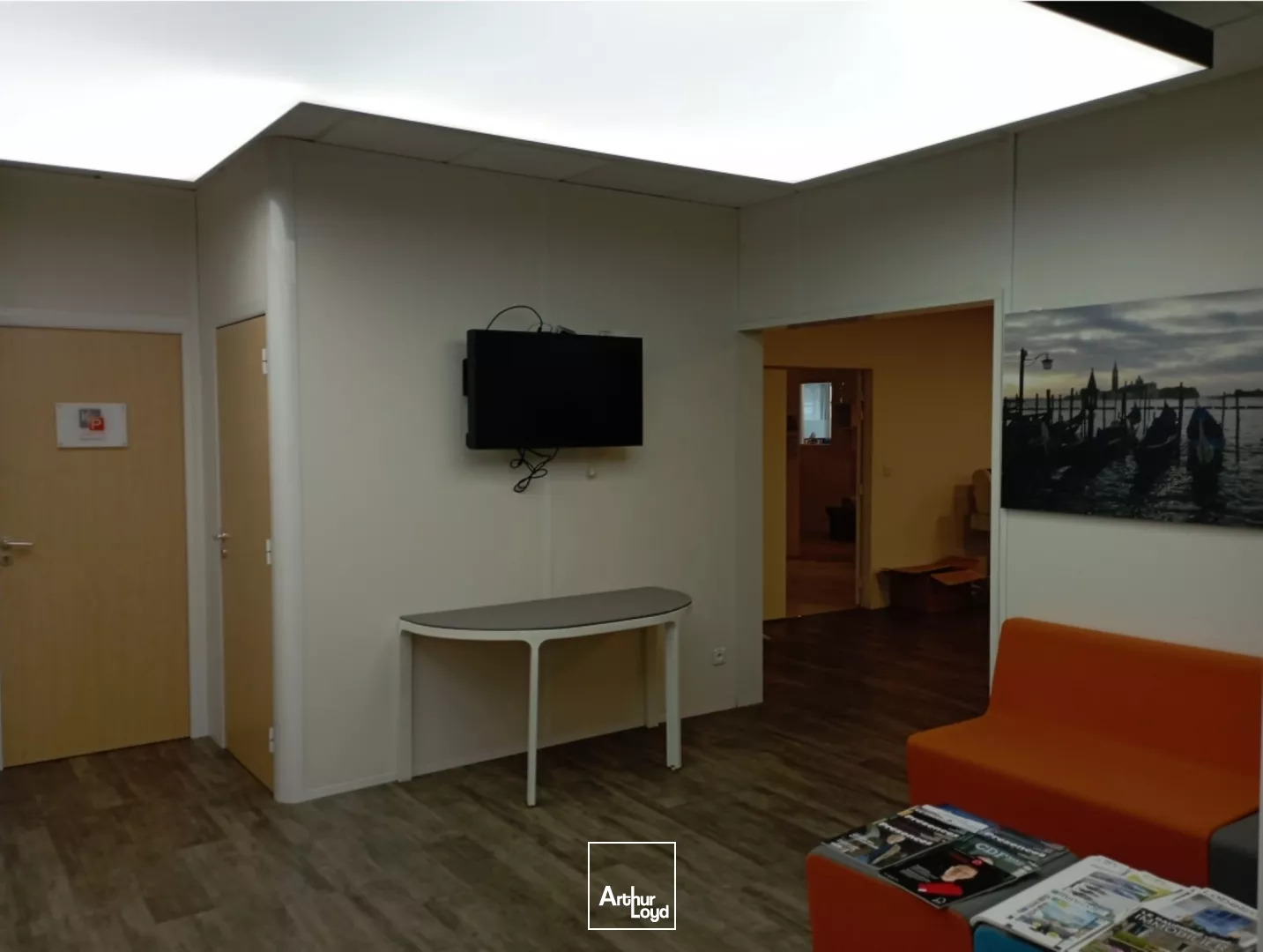 BUREAU DE 19M² A LOUER DANS UN IMMEUBLE TERTIAIRE CENTR'ALP MOIRANS