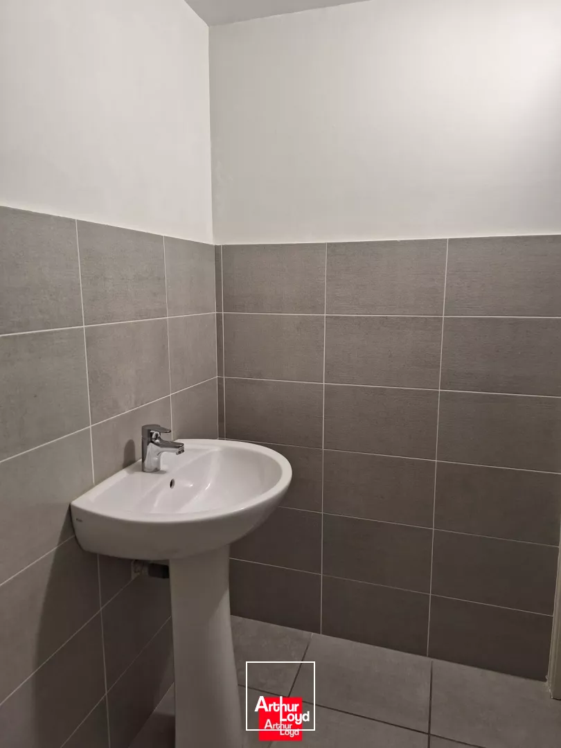 A VENDRE BUREAUX 60m² MEYLAN - AVEC ESPACE CUISINE