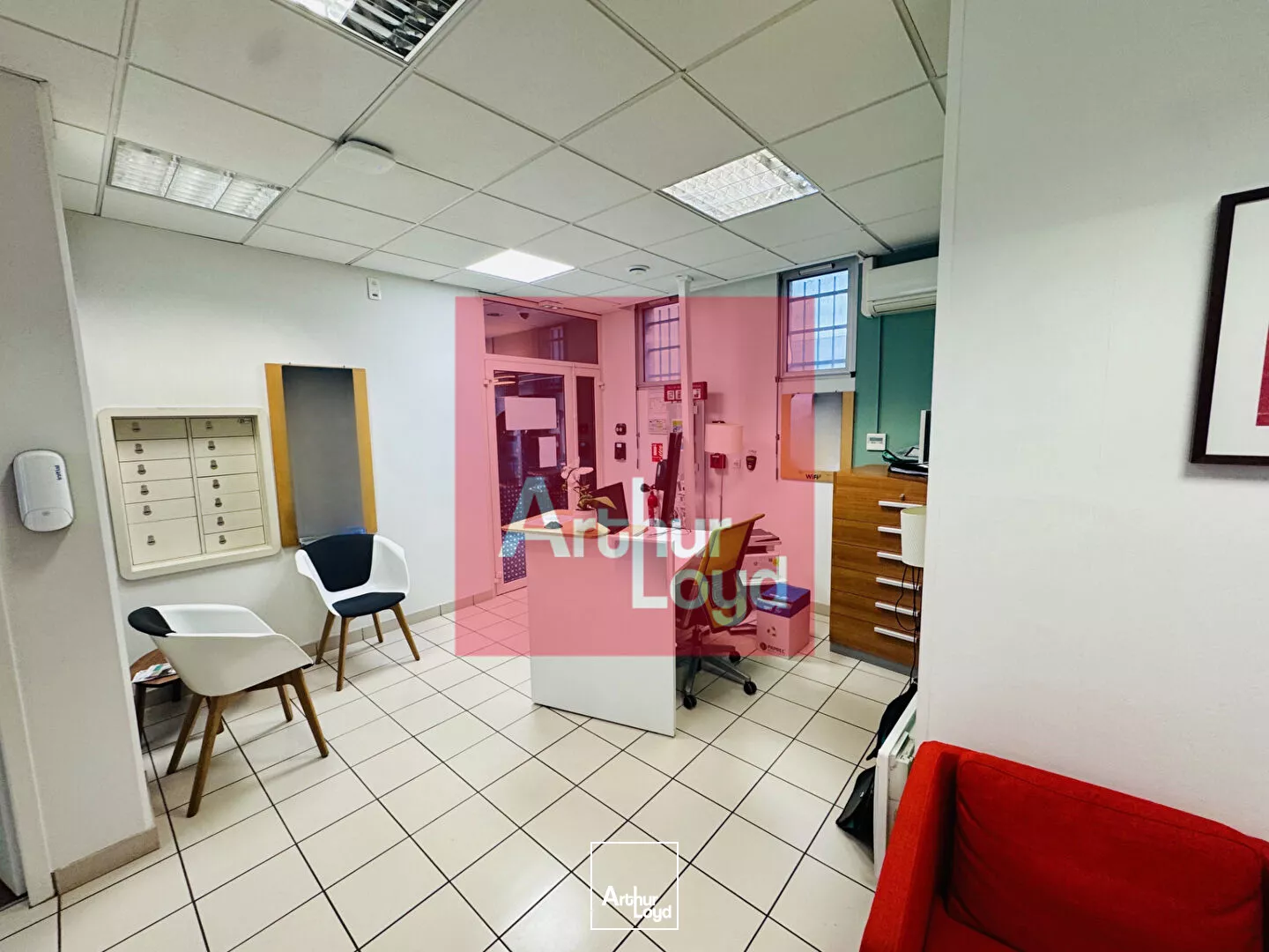 À LOUER BUREAUX RÉNOVÉS DE 98 M² SUR UN AXE STRATÉGIQUE