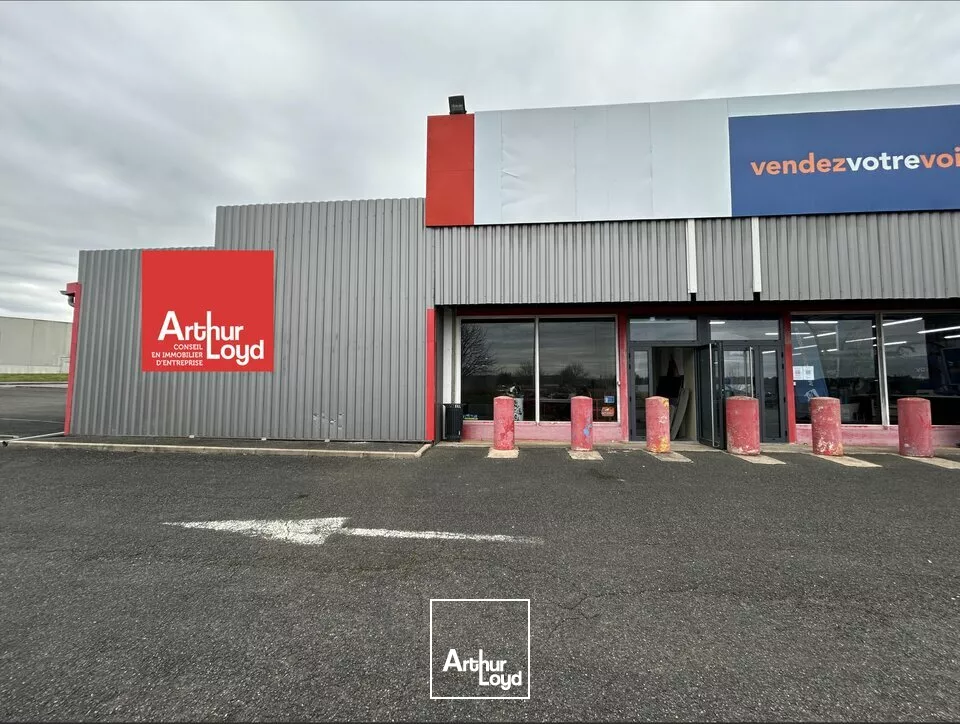 À LOUER  LOCAL COMMERCIAL À FORTE VISIBILITÉ  POITIERS SUD