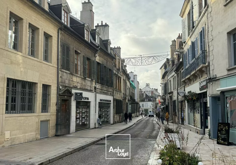 LOCAL COMMERCIAL A LOUER HYPER CENTRE VILLE 