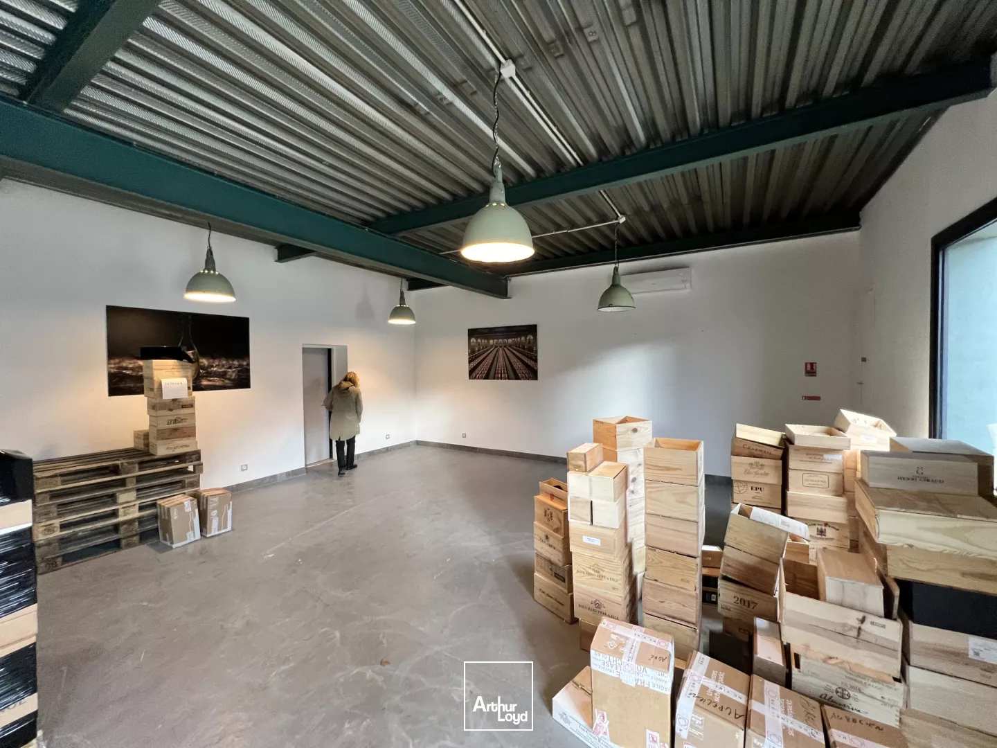 Local d'Activité - location - 1500 m² en ZI Nord d'Arles 