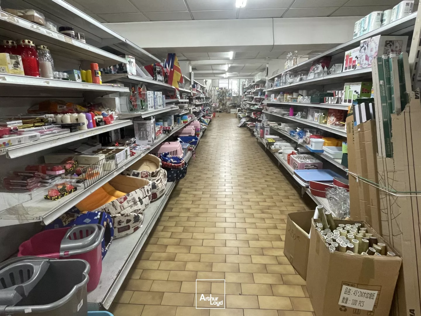 290 m2 de local commercial proche extra centre de Beauvais