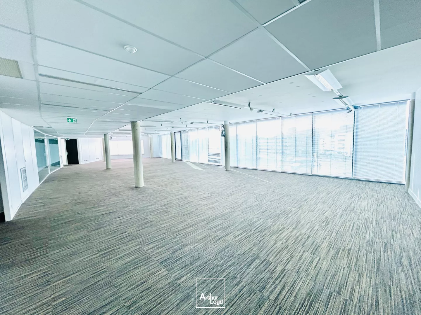 A louer - 4 121 m² de bureaux aux normes ERP 2ème catégorie type R - Immeuble LE CINQ - Bordeaux Place Ravezies