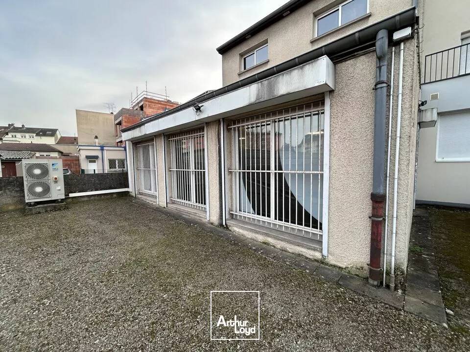 LOCAL COMMERCIAL à VENDRE de 135.07 m²