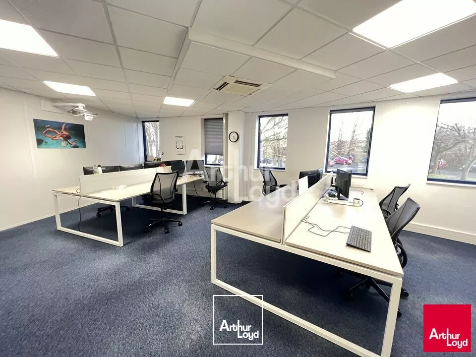 CESSON SEVIGNE - BUREAUX A VENDRE - 447 m²