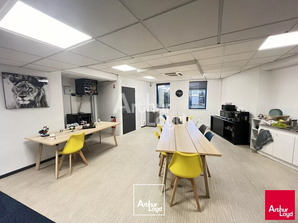 CESSON SEVIGNE - BUREAUX A VENDRE - 447 m²