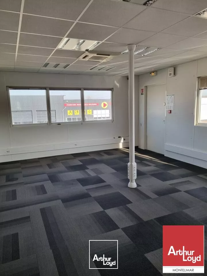 PIERRELATTE - AU COEUR DE LA ZONE INDUSTRIELLE - A LOUER PLATEAU DE BUREAU DE 130 m²
