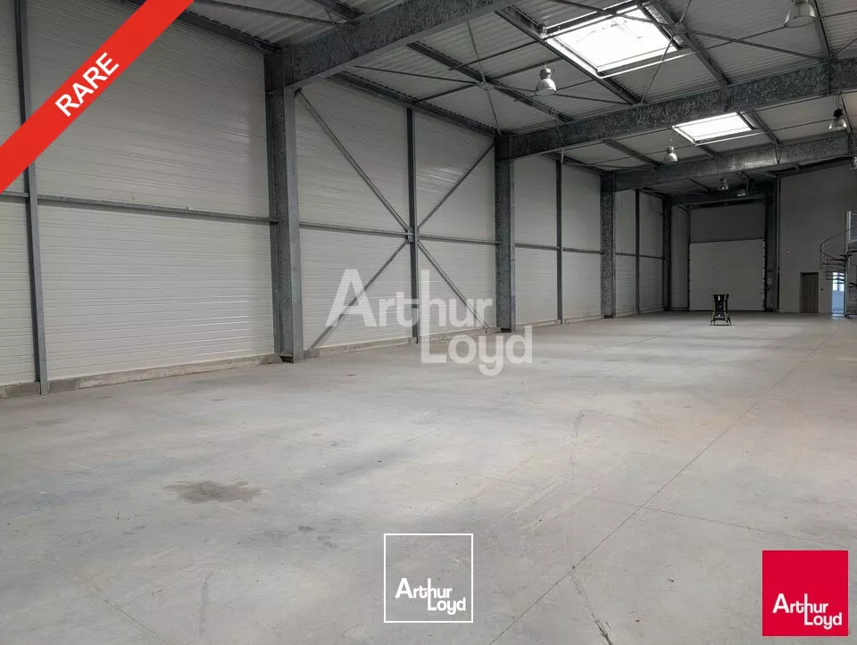 BRUZ - LOCAL D'ACTIVITE INDEPENDANT A LOUER - 1 750 M²