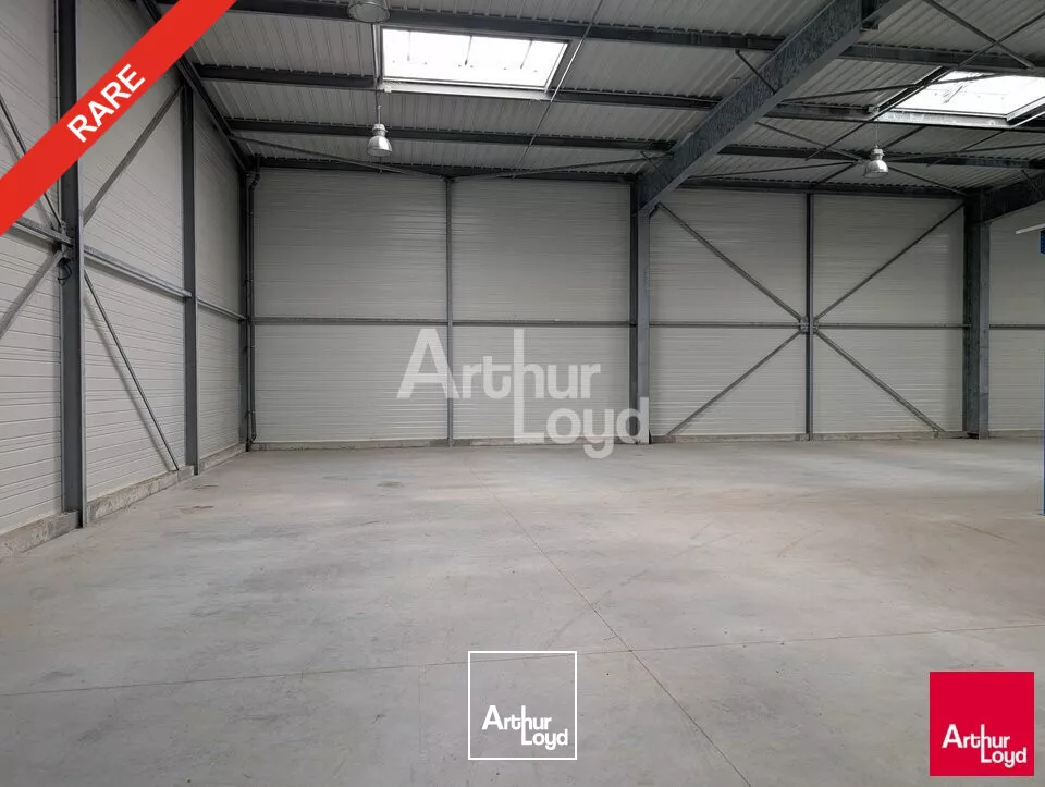 BRUZ - LOCAL D'ACTIVITE INDEPENDANT A LOUER - 1 750 M²