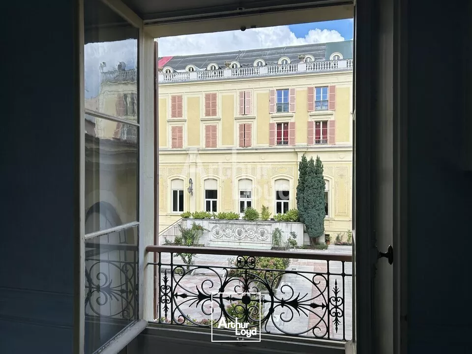 VICHY COEUR DE VILLE - BUREAUX - DIVISIBLES 