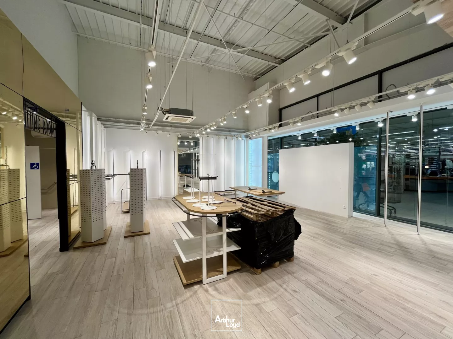 Local commercial à louer 233 m2 à Tavers proche de Beaugency - Loiret (45)