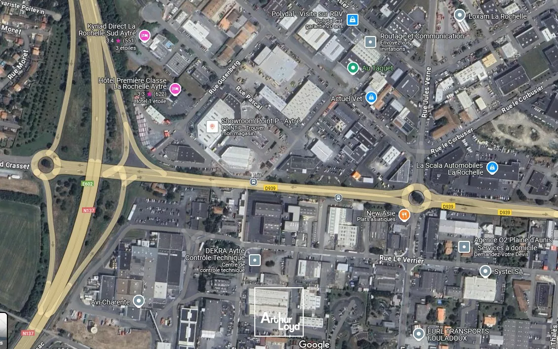 A LOUER, Local d'activité 391m² environ - ZAC d'Aytré -