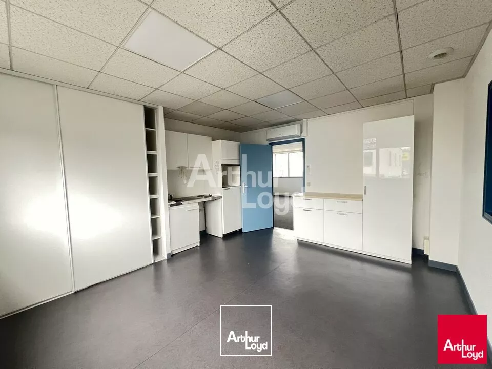 CESSON SEVIGNE - BUREAUX A LOUER - 177 M²