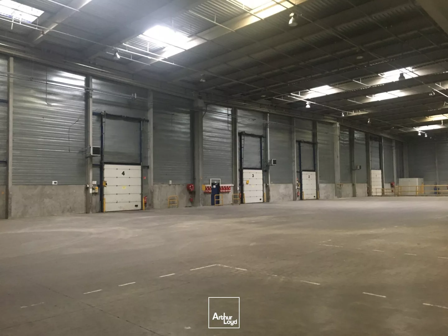 A LOUER CELLULES LOGISTIQUES BEAUVAIS