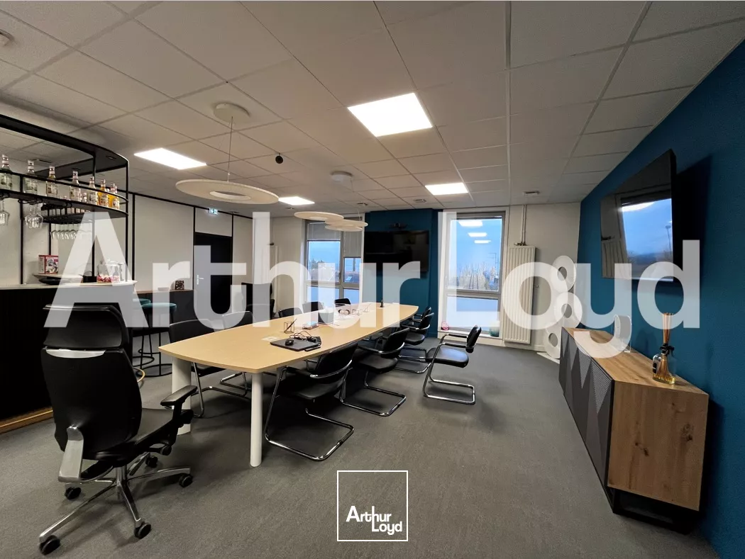 Bureaux prêts à l'emploi aux portes de Caen