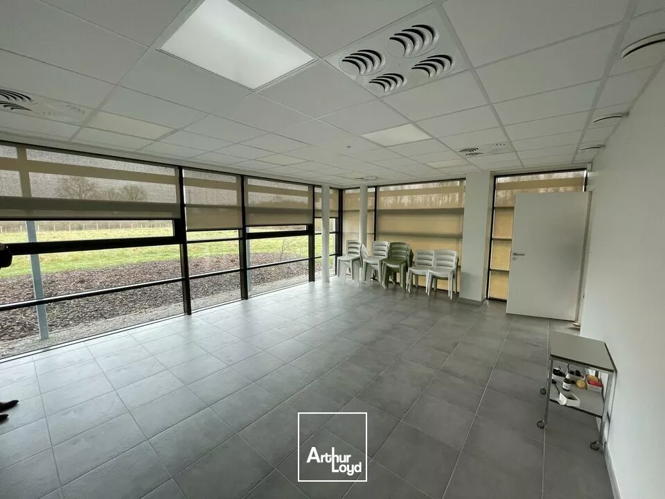 A LOUER - LOCAL D'ACTIVITE DE 206M² - LANDERONDE