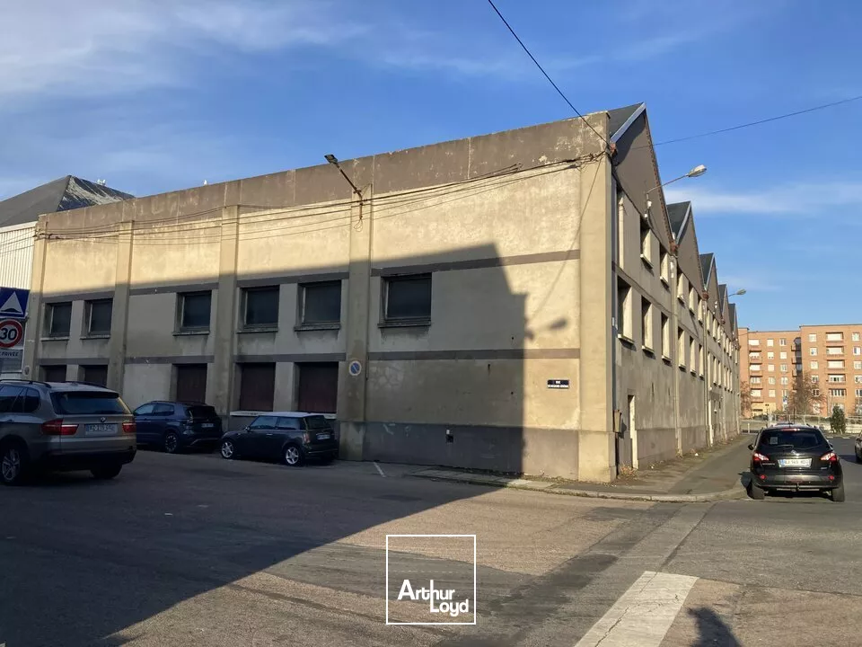 À VENDRE - EXCLUSIVITÉ - 1 300 m2 - BUREAUX - À RÉNOVER
