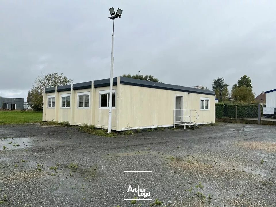 A LOUER - TERRE PLEIN 3 600m2 + 130 m2 BUREAUX MEUBLÉS
