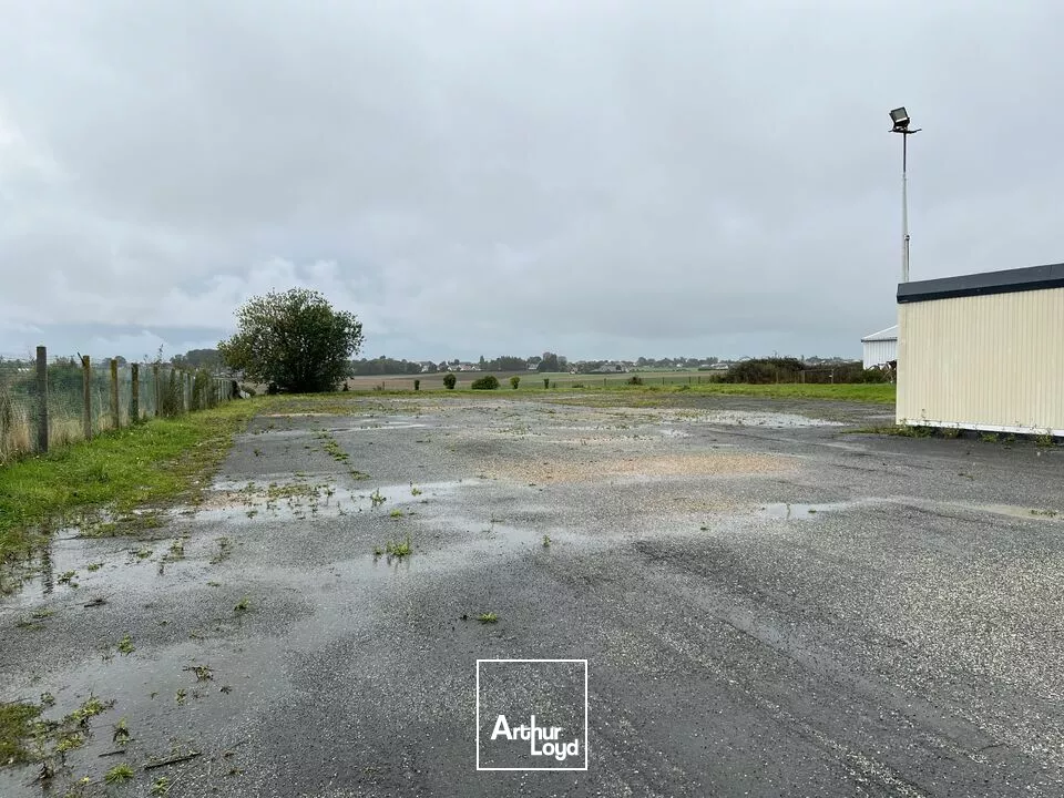 A LOUER - TERRE PLEIN 3 600m2 + 130 m2 BUREAUX MEUBLÉS