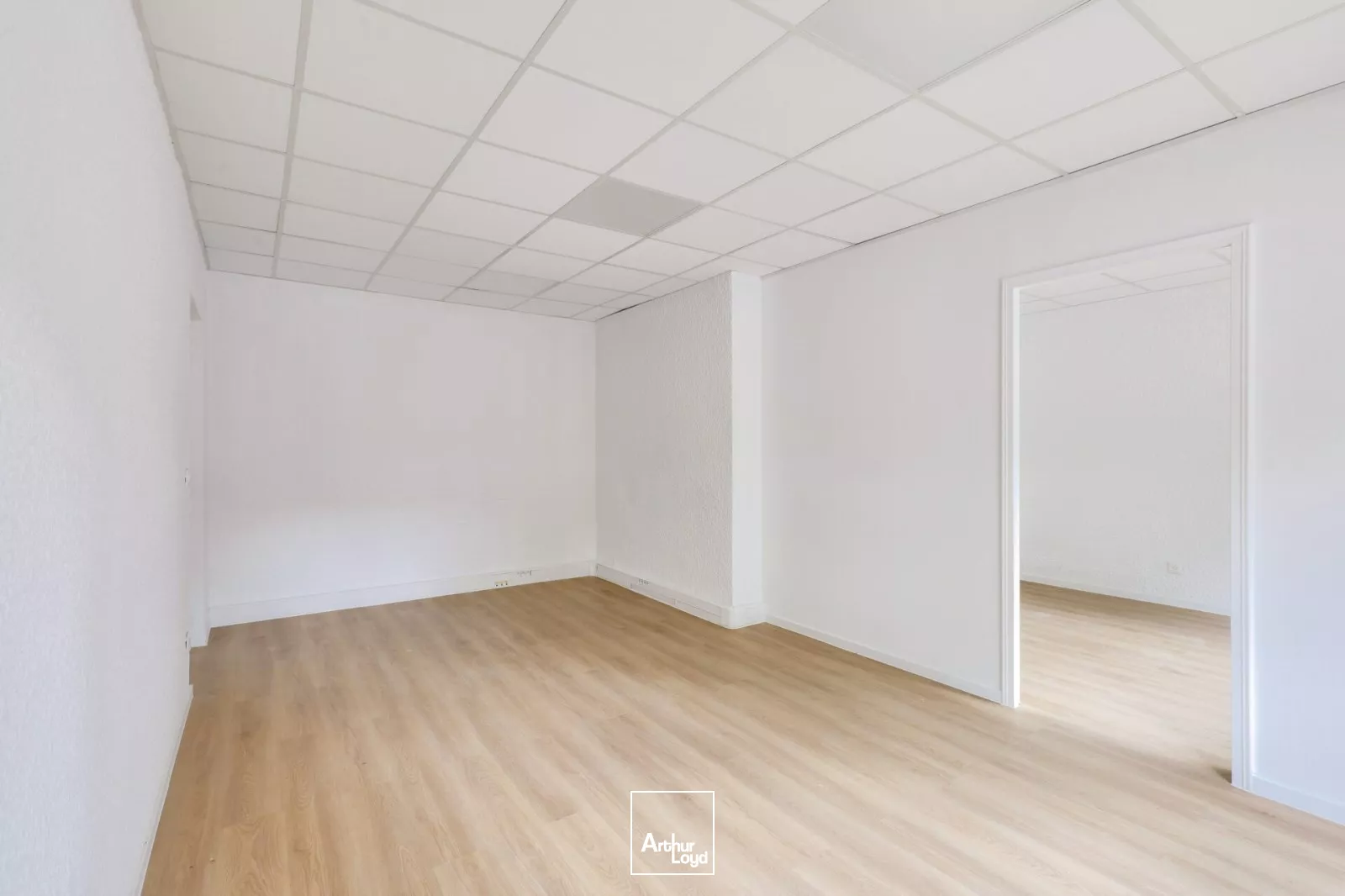 Locaux d'activité à louer à LES ULIS 91940