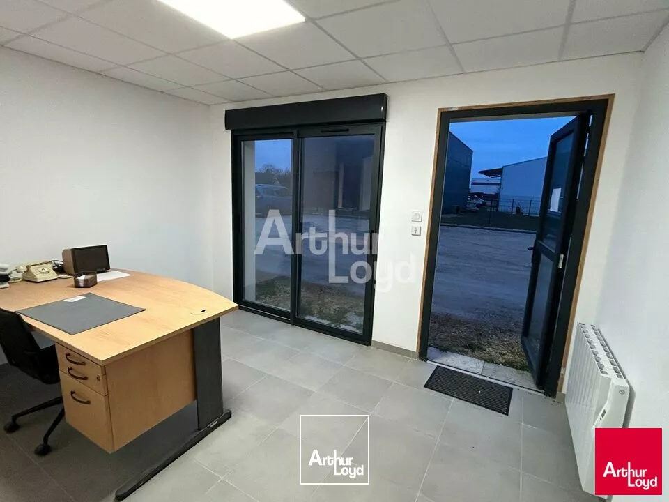 PROCHE BLOIS - LOCATION LOCAL D'ACTIVITÉ DE 122,21 M² - ZONE ARTISANALE