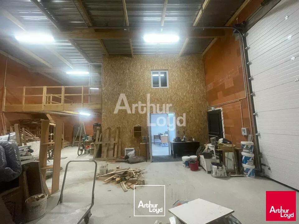 PROCHE BLOIS - LOCATION LOCAL D'ACTIVITÉ DE 122,21 M² - ZONE ARTISANALE